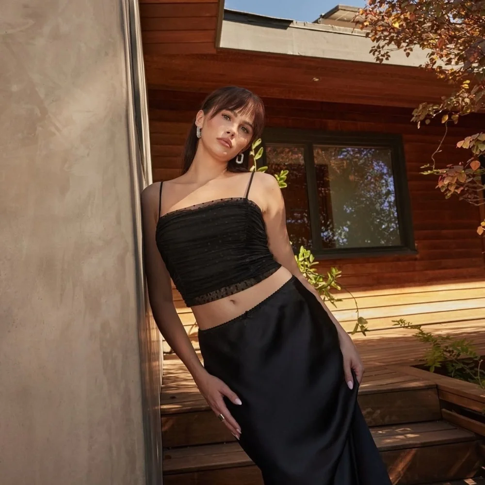 Backyard Roses Lexi Top Size Small NWT - Picture 2 of 8